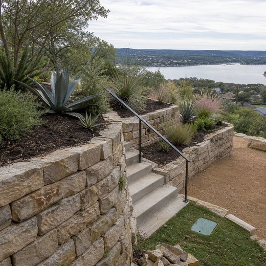 512 Luxury Landscaping near Lake Travis, TX
