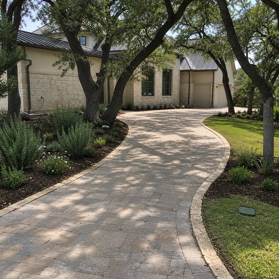 512 Luxury Landscaping in Lakeway, TX